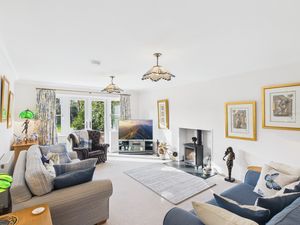 Lounge- click for photo gallery